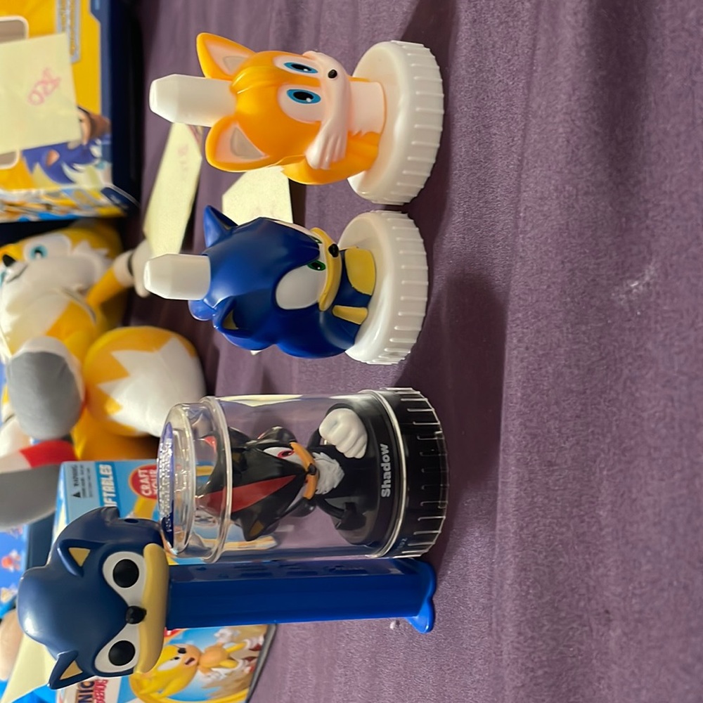 All Sonic bottle caps plus sonic pez all for $10